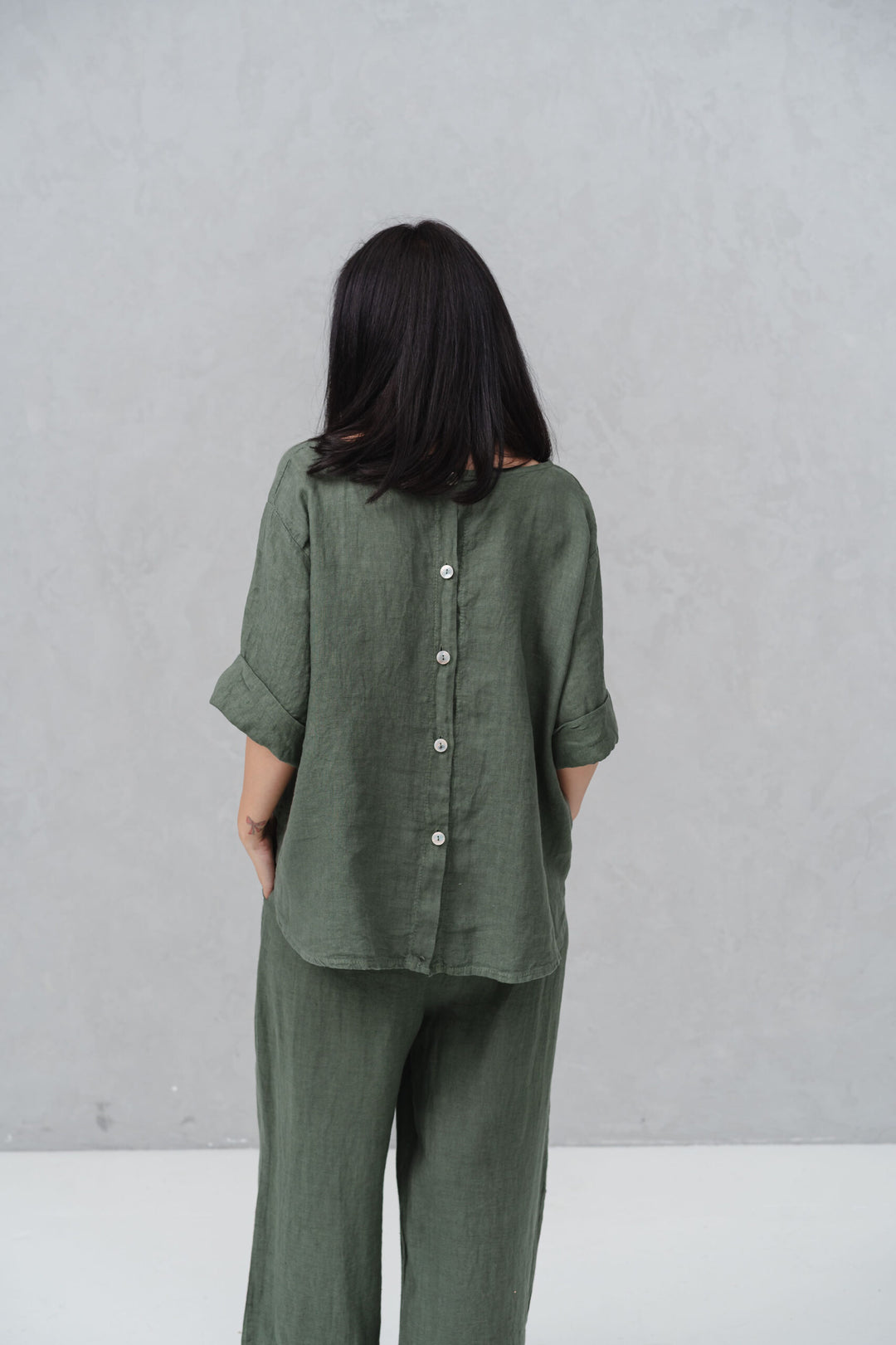 Set in Amalfi Olive